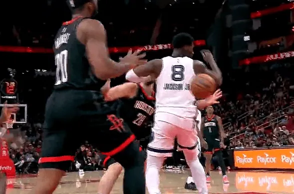 kaiyun-申京在小贾伦身后送出妙传，助攻奥科吉打进2+1