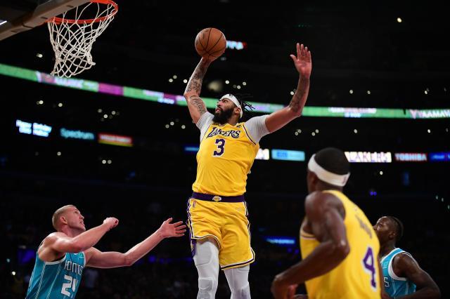 开云官网-浓眉哥带病血战43分钟！詹皇缺席湖人靠他挑大梁