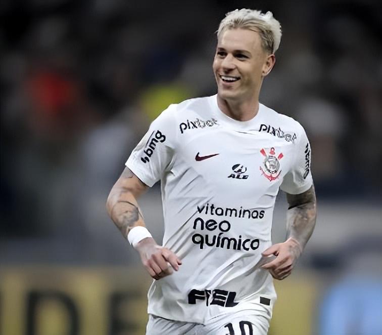 开云APP-鲁能主场踢辽宁铁人首发预测！王大雷携手高准翼出战，克雷桑领衔